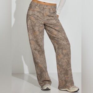 Garage Camo Low Rise Baggy Pants, size 3